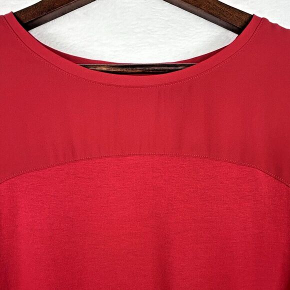 NEW Tahari Red Tunic Top L Semi Sheer Accents Flowy Stretch Versatile Transition - Picture 2 of 8